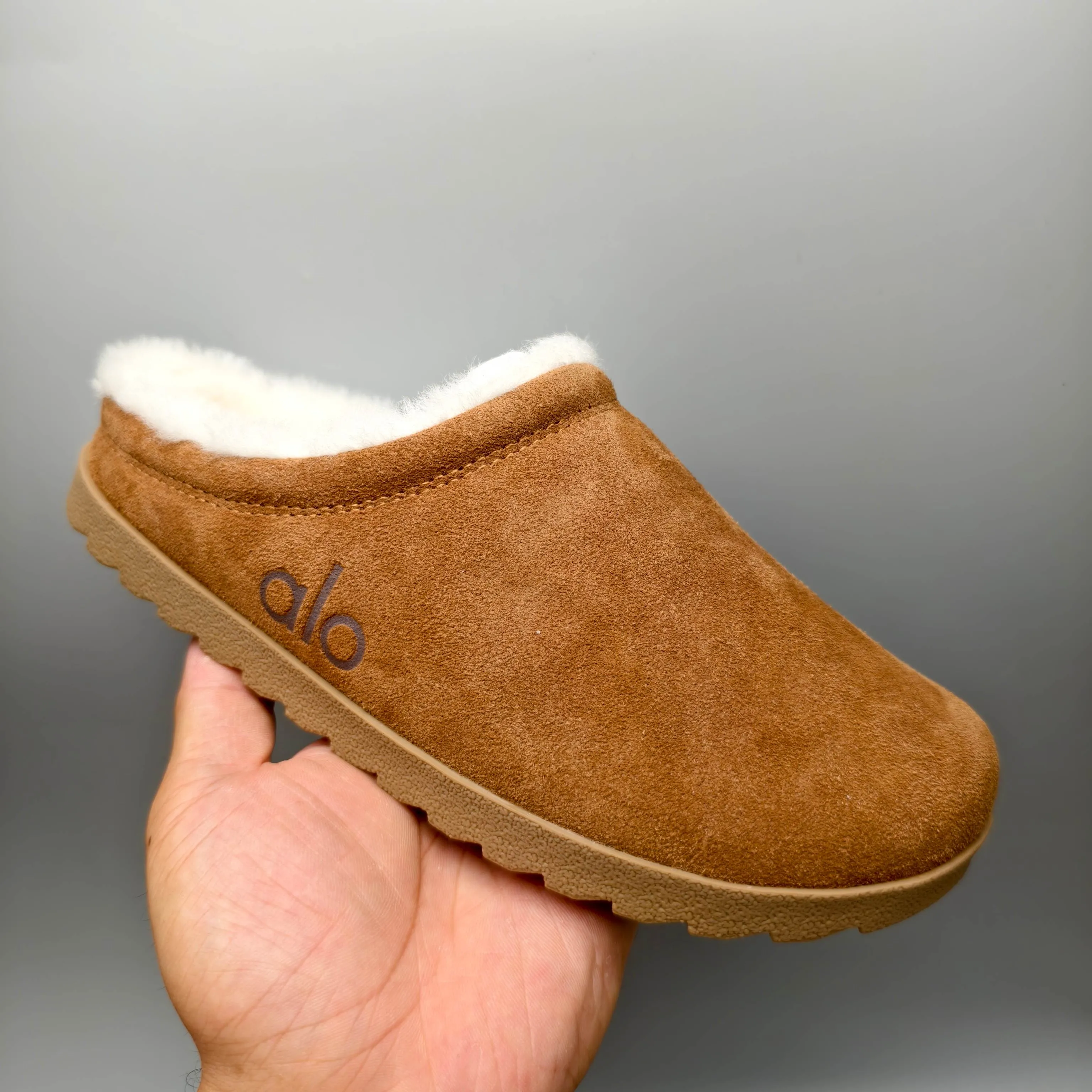 💰480 alo yoga Recovery Slipper comfortable and simple anti-wear and anti-slip cap-toe slippers, same style for men and women Color: White Maroon Matching Size: 35-40